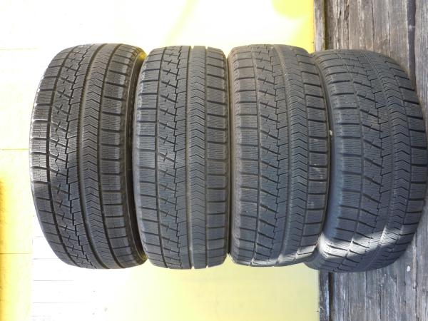 ブリヂストン ブリザック VRX　- 17インチ 中古スタッドレスタイヤ - 【 画像 2 】